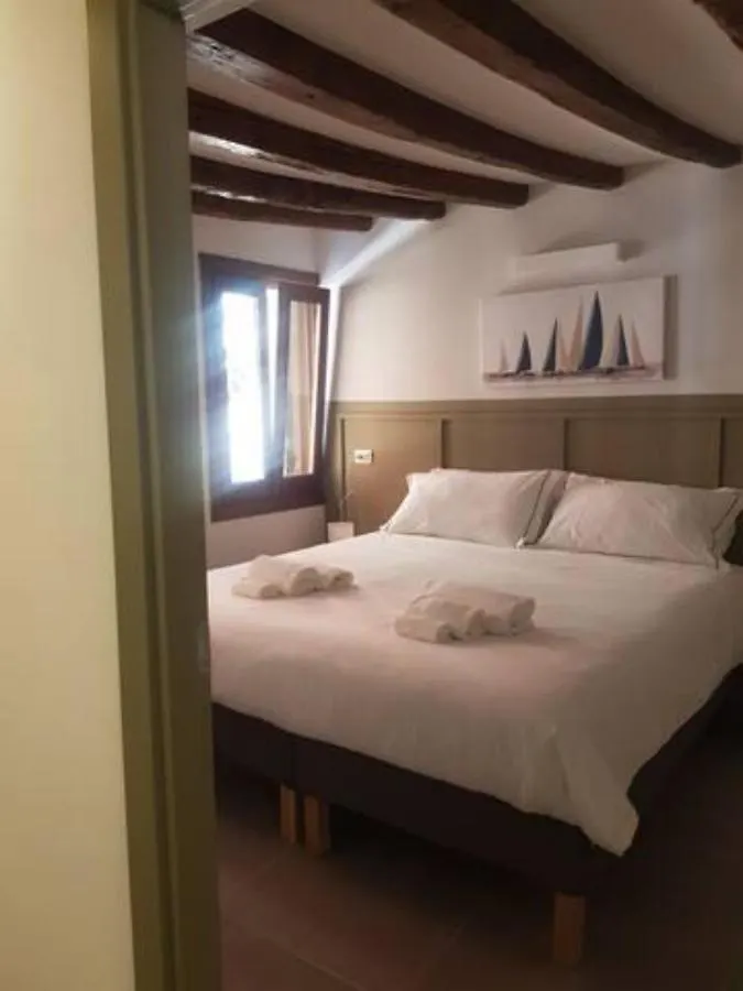 Ca' Del Pescaor - Biennale Apartment Venice 0*,
